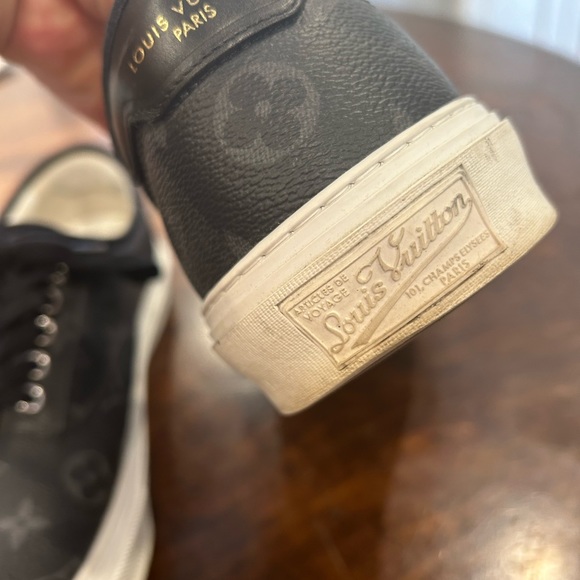 Authentic Men’s Louis Vuitton Black LV Logo Sneakers,Sz 10 - Picture 6 of 9